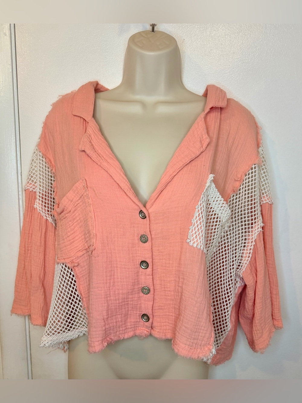 Pol Coral Gauze And Fishnet Button Down Oversized Cropped Top Size L - Picture 2 of 12